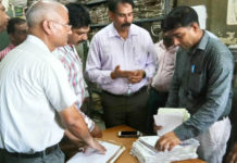 सीएम फ्लाइंग का आबकारी विभाग पर छापा, 4 करोड़ की चोरी पकड़ी cm flying