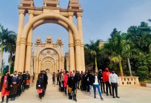 सतयुग दर्शन ध्यान कक्ष में लोगों को सिखाई ध्यान की विधियां satyug darshan,