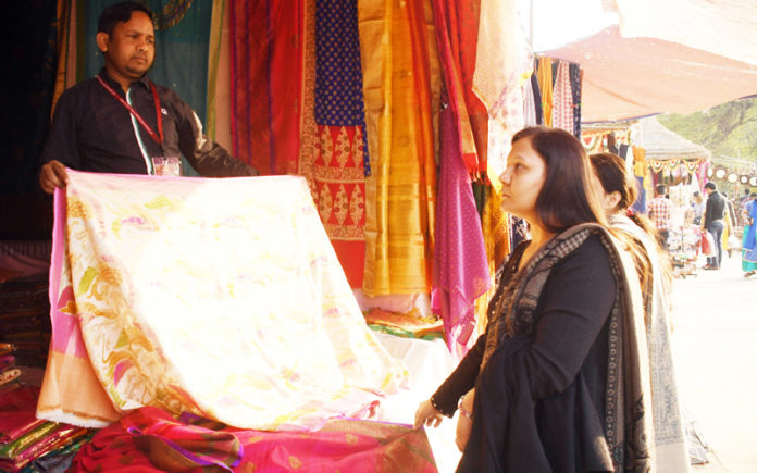 banarsi saree in surajkund mela